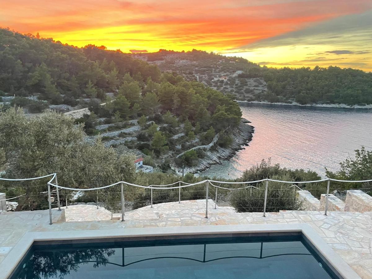 Holiday Home Tranquility ヴェラ・ルカ エクステリア 写真